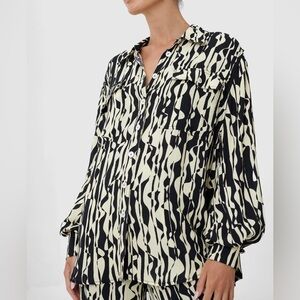 CMEO Collective Nothing Less Shirt Button Front Black Tan Mid Weight Funky Top